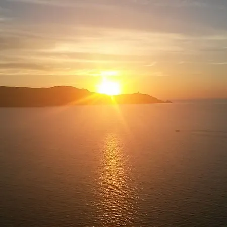 Il Tramonto Καλβί