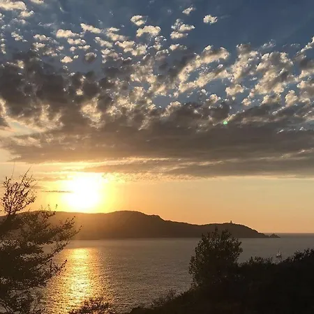 Il Tramonto Καλβί